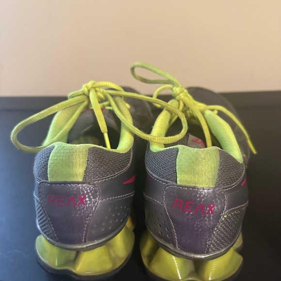 Womens 7 Nike Reax Run Grey Green 525755 001 - Picture 4 of 6